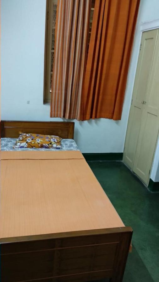 Ywca Gallway Guest House Калькутта Экстерьер фото