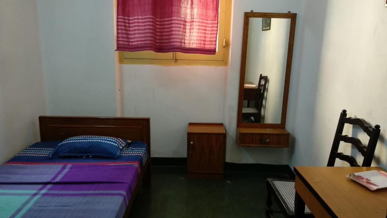 Ywca Gallway Guest House Калькутта Экстерьер фото