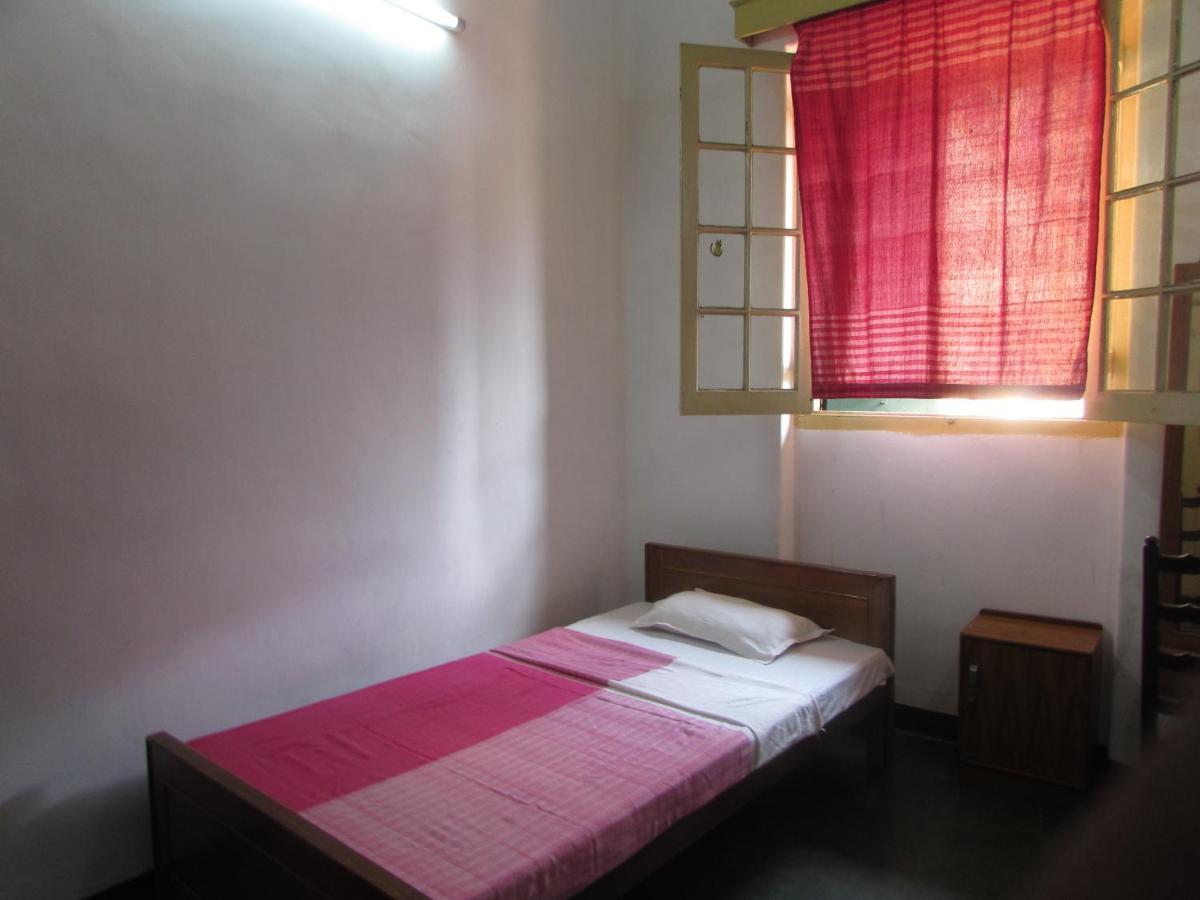 Ywca Gallway Guest House Калькутта Экстерьер фото